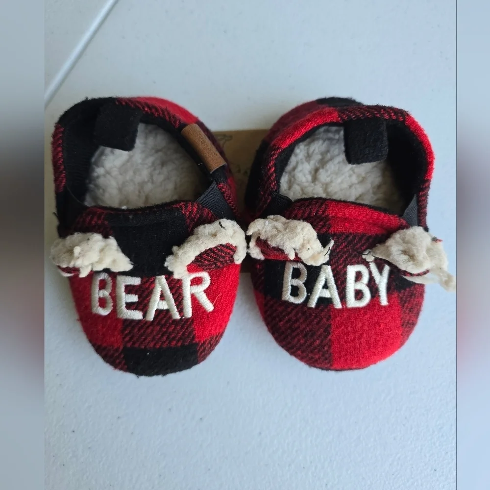 🩷🩷Plaid Baby Bear Shoes - Red and Black.